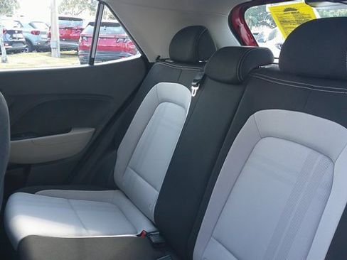 Certified 2024 Hyundai Venue SEL image 7