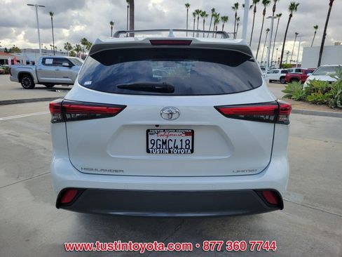 Used 2023 Toyota Highlander Limited FWD image 5