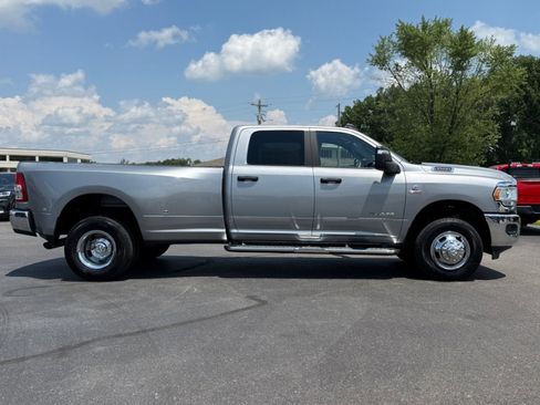 Used 2024 RAM 3500 Big Horn image 9