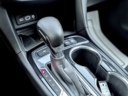 Used 2022 Chevrolet Equinox Premier image 17