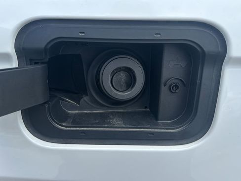 Used 2023 Jeep Grand Cherokee Limited image 31