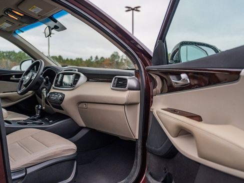Used 2018 Kia Sorento LX image 12