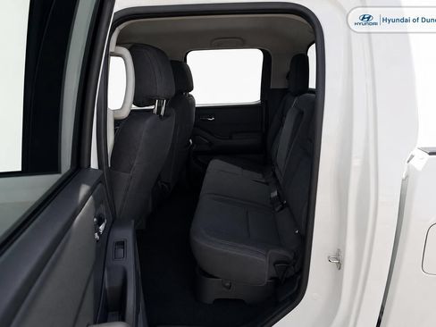 Used 2024 Nissan Frontier SV w/ Technology Package RWD image 12