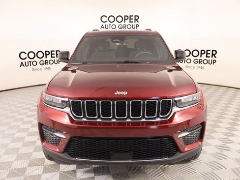 Used 2025 Jeep Grand Cherokee Laredo X AWD/4WD image 8