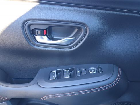 Used 2025 Honda HR-V Sport image 10