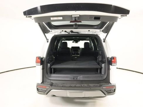 New 2026 Lexus LX 700h Luxury image 25