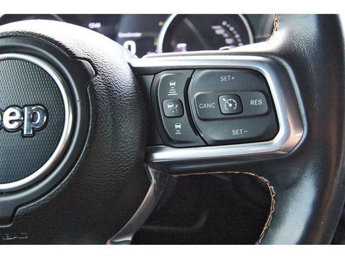 Used 2021 Jeep Wrangler Unlimited Sahara AWD/4WD image 14