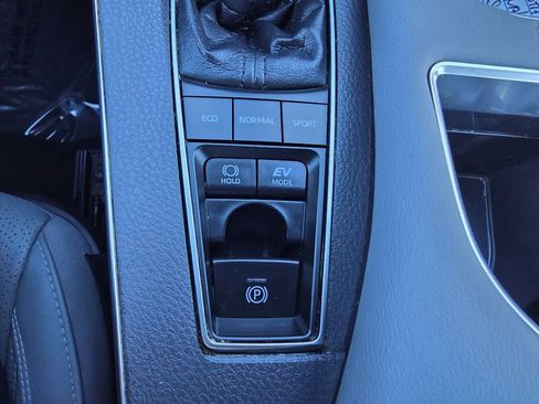 Used 2020 Toyota Avalon Limited w/ Advanced Safety Package FWD image 32