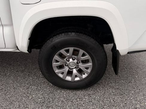 Used 2018 Toyota Tacoma SR5 image 11