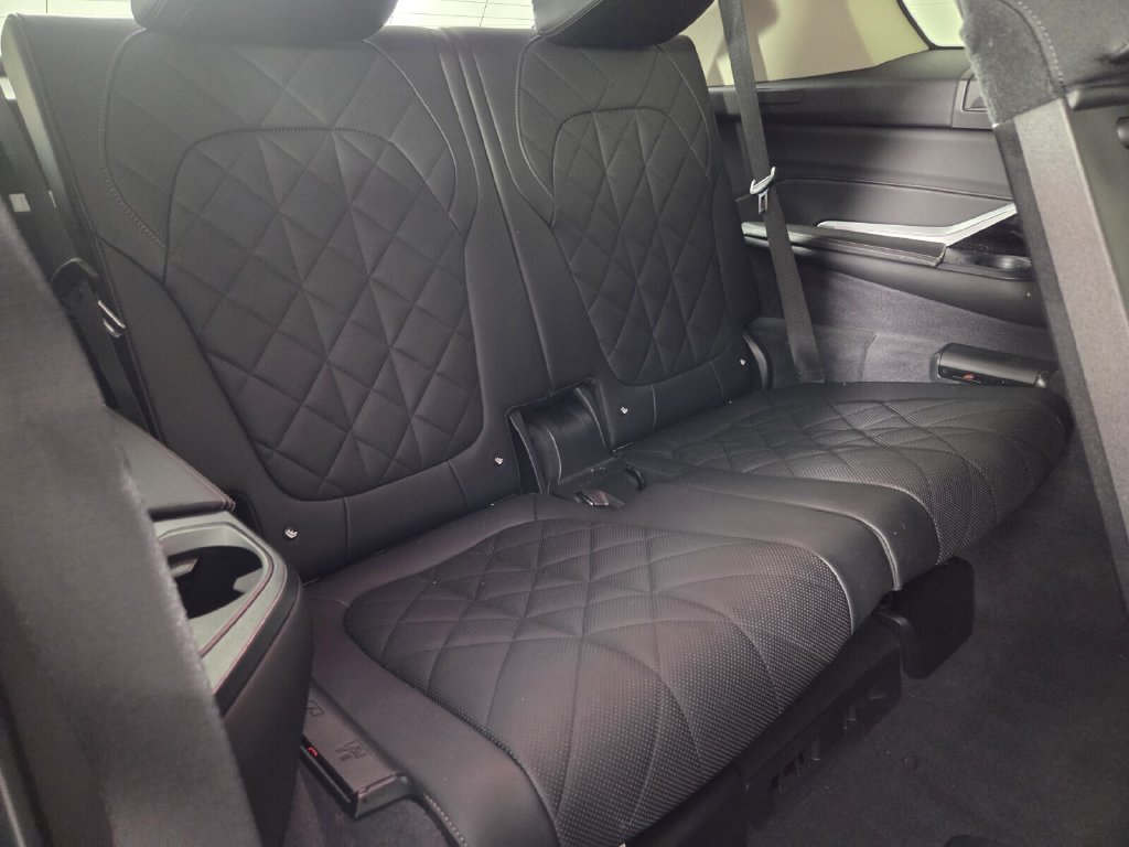 Used 2024 BMW X7 xDrive40i AWD/4WD image 30
