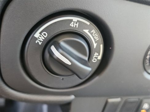 New 2026 Nissan Frontier SV w/ Tow Package image 21