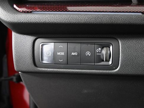 Used 2024 Chevrolet Traverse Z71 image 24