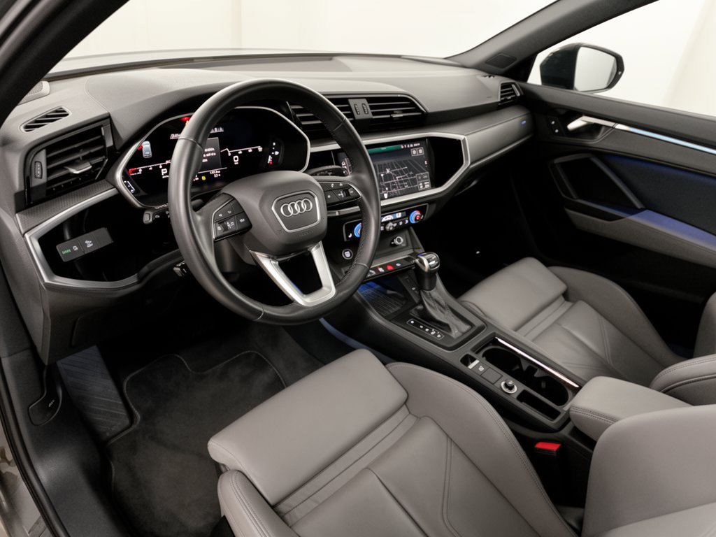 Used 2023 Audi Q3 2.0T Premium Plus w/ Premium Plus Package AWD/4WD image 4