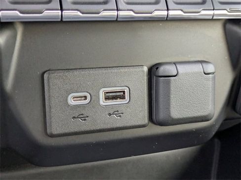 Used 2021 GMC Sierra 1500 AT4 image 24