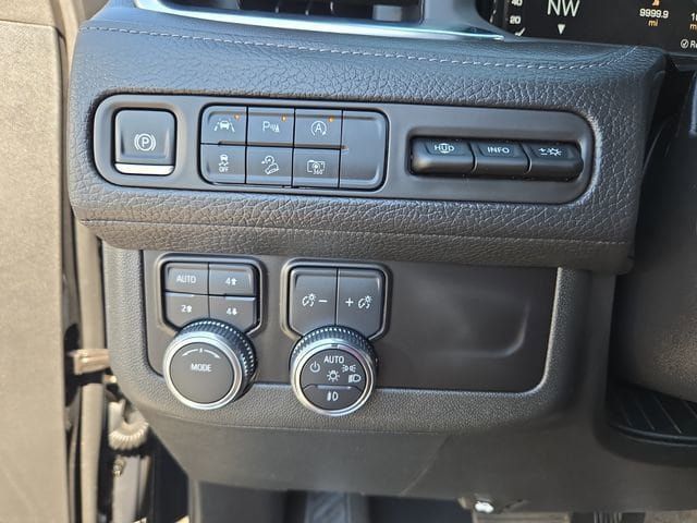 Used 2024 GMC Yukon Denali AWD/4WD image 17