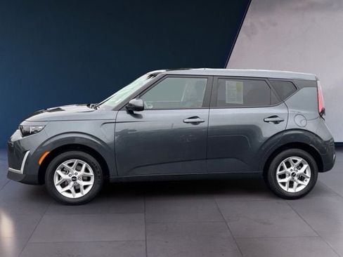 Certified 2025 Kia Soul LX w/ LX Technology Package FWD image 2