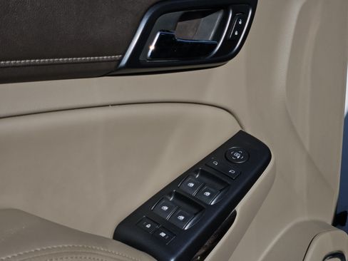 Used 2015 GMC Yukon XL SLE w/ Convenience Package AWD/4WD image 25