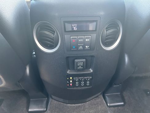 Used 2013 Honda Pilot Touring image 17