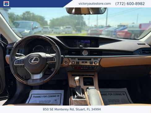 Used 2018 Lexus ES 350 w/ Luxury Package w/Wood Trim FWD image 50