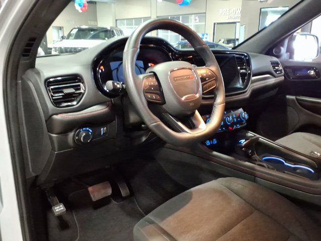 Used 2025 Dodge Durango GT AWD/4WD image 11