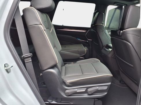 New 2026 Cadillac Escalade Luxury w/ LPO, Radiant Package RWD image 17
