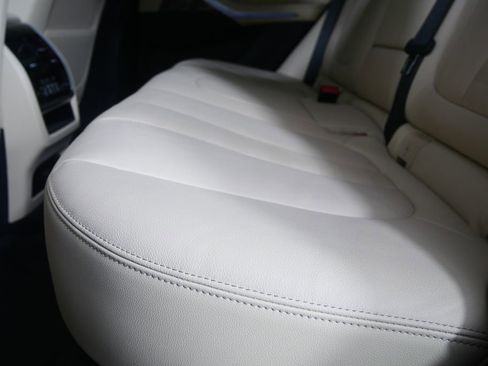 Used 2022 BMW X5 sDrive40i w/ Executive Package image 13