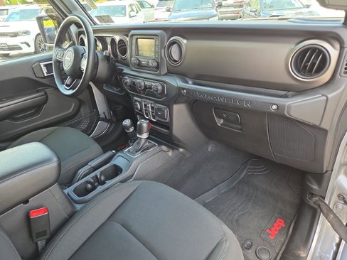 Certified 2018 Jeep Wrangler Unlimited Sport S AWD/4WD image 19