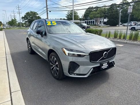 Used 2025 Volvo XC60 B5 Plus AWD/4WD image 6