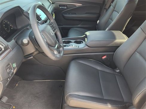 Certified 2025 Honda Ridgeline RTL image 11
