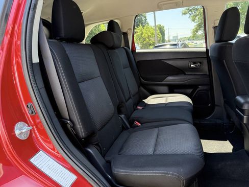 Used 2016 Mitsubishi Outlander SE FWD image 17
