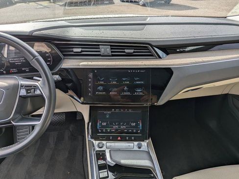 Used 2024 Audi Q8 e-tron Premium Plus w/ Premium Plus Package AWD/4WD image 17
