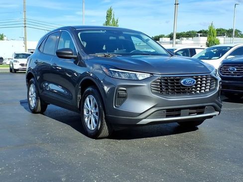 Certified 2024 Ford Escape Active AWD/4WD image 3