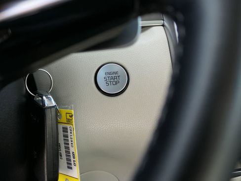 Used 2023 Kia Sorento EX image 21