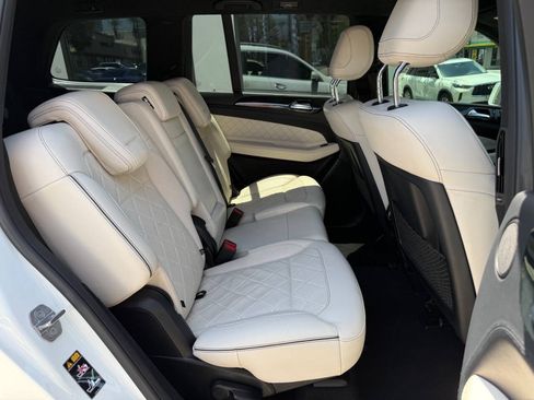 Used 2019 Mercedes-Benz GLS 450 4MATIC image 36