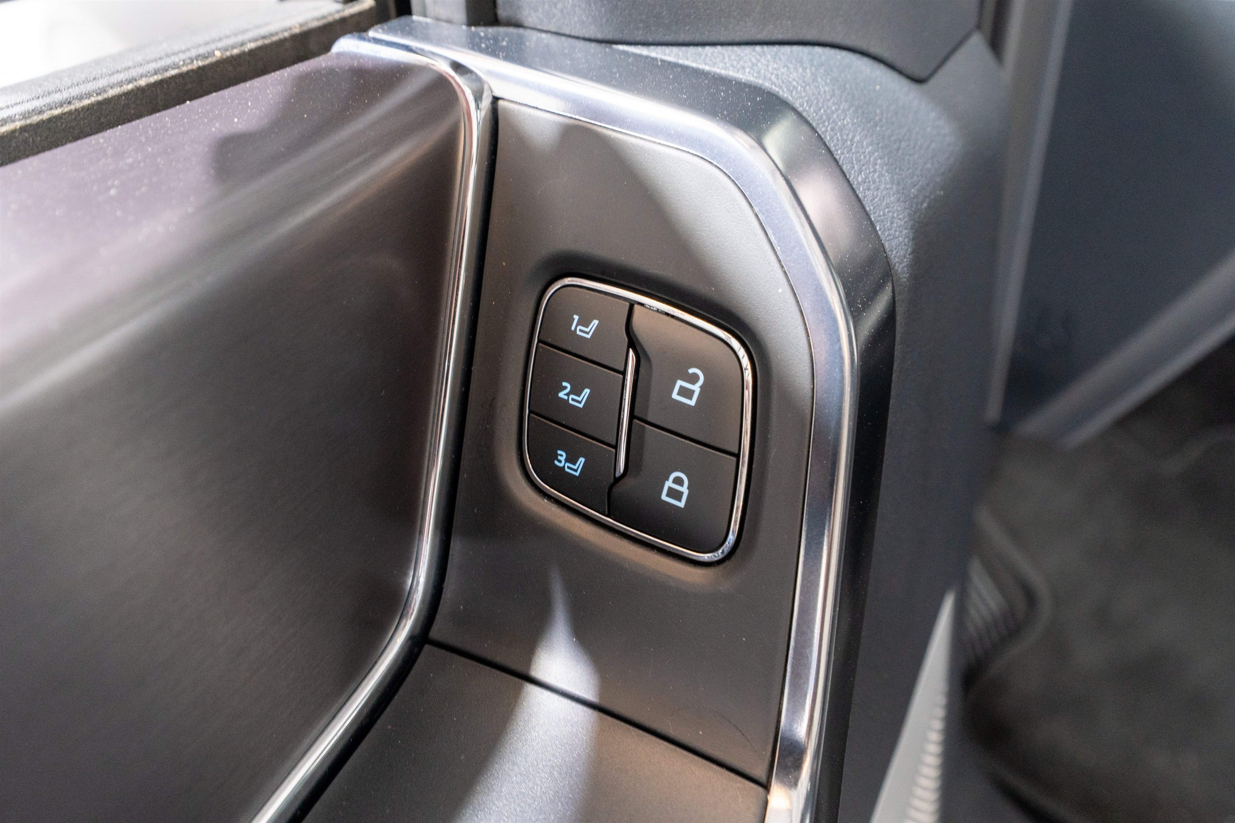 Used 2025 Ford F150 Platinum AWD/4WD image 18
