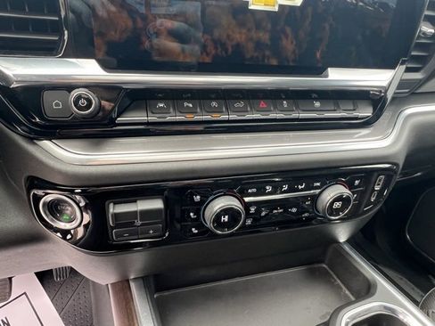 Used 2025 Chevrolet Silverado 1500 High Country image 18