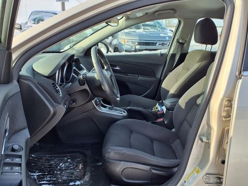 Used 2014 Chevrolet Cruze LT image 12
