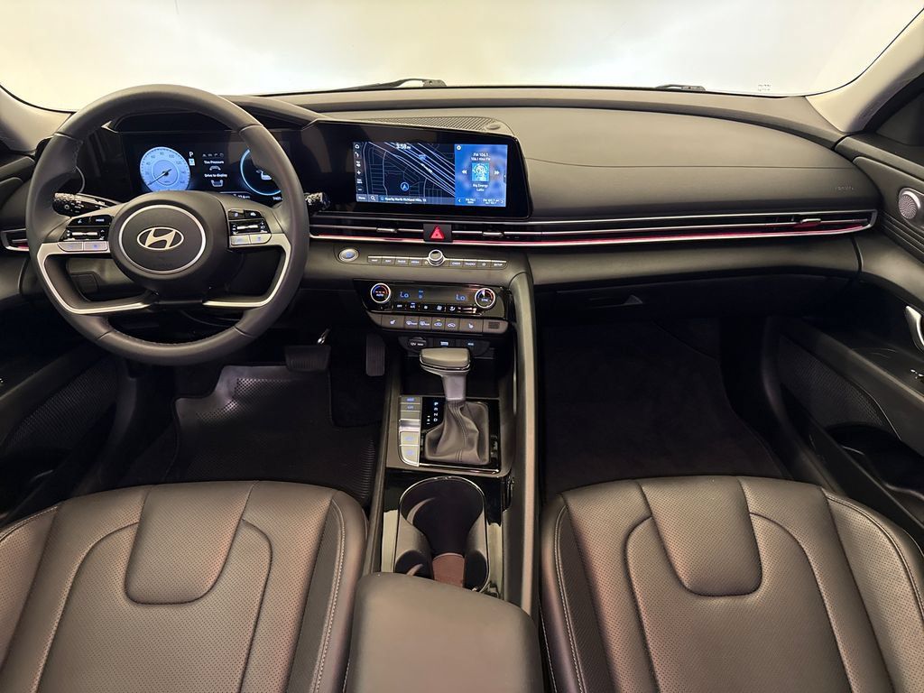 Used 2026 Hyundai Elantra Limited FWD image 13