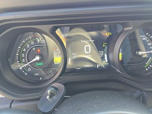 Used 2024 Jeep Wrangler Unlimited w/ LED Headlamp & Fog Lamp Group AWD/4WD image 2