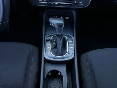 Used 2025 Hyundai Kona SEL image 15