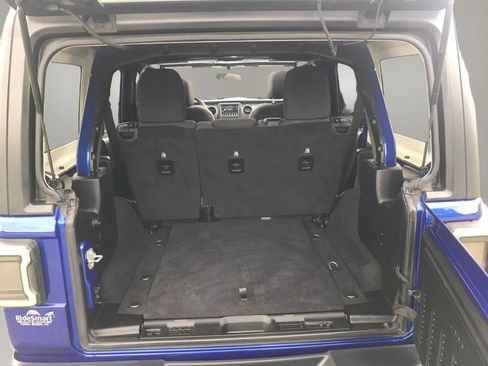 Used 2018 Jeep Wrangler Unlimited Sport S AWD/4WD image 35