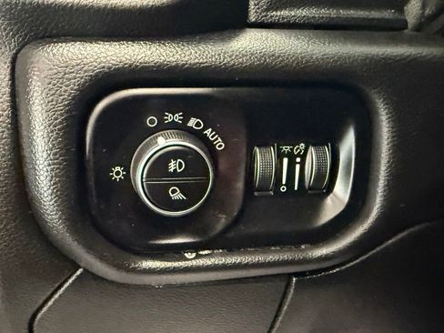 Used 2019 RAM 3500 Laramie image 24