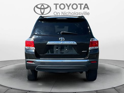 Used 2013 Toyota Highlander Plus AWD/4WD image 4