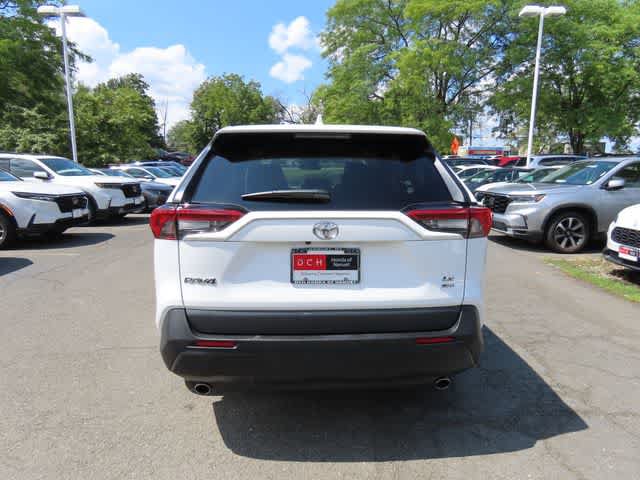 Used 2024 Toyota RAV4 LE AWD/4WD image 5