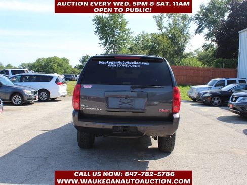 Used 2010 GMC Yukon XL SLT w/ SLT-2 Equipment Package AWD/4WD image 4