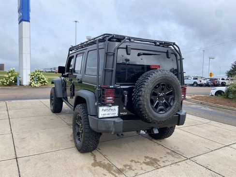Used 2018 Jeep Wrangler Unlimited Sport AWD/4WD image 12