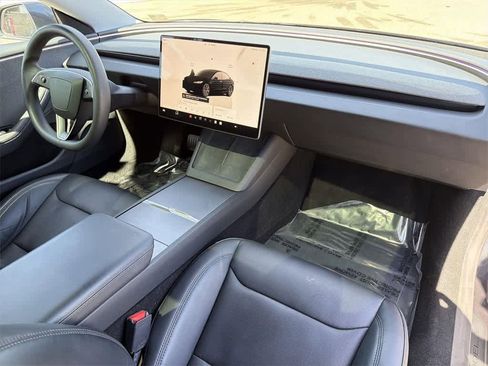 Used 2024 Tesla Model 3 Standard Range image 43