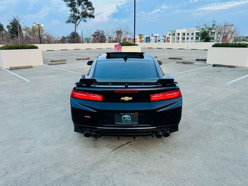 Used 2017 Chevrolet Camaro SS image 4