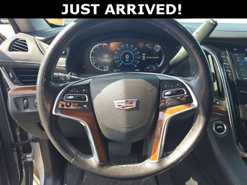 Used 2017 Cadillac Escalade Premium Luxury image 17