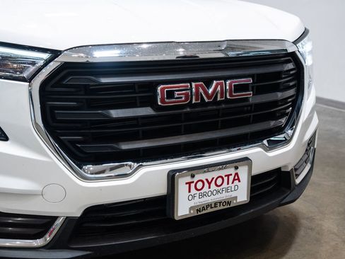 Used 2023 GMC Terrain SLE w/ Driver Convenience Package AWD/4WD image 3